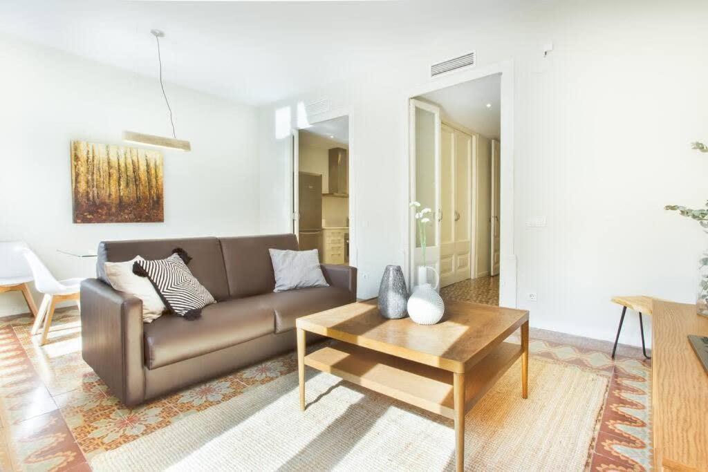 4Bedroom Apart With Balcony In Las Ramblas 3-2 Barcellona Esterno foto