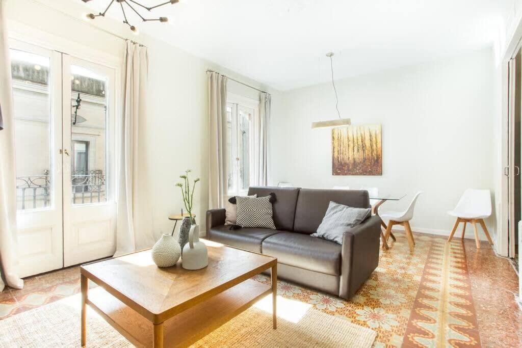 4Bedroom Apart With Balcony In Las Ramblas 3-2 Barcellona Esterno foto